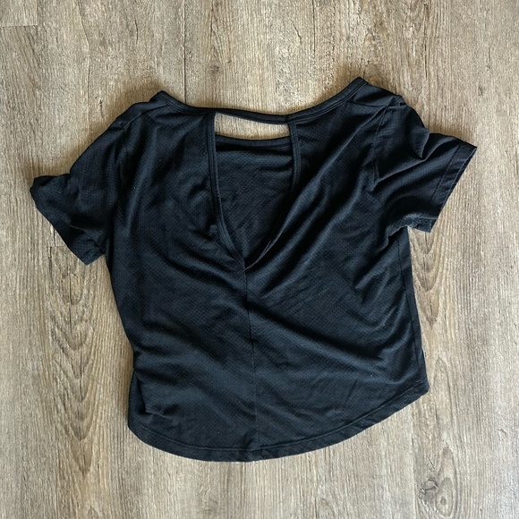 Adidas Sheer Short Sleeve Geometric Crop Top - Picture 2 of 4